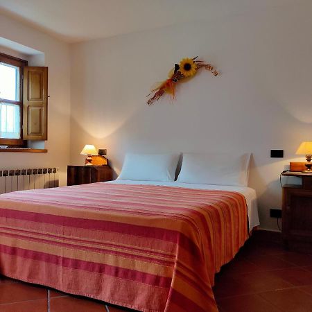 Il Girasole Bed & Breakfast Fosdinovo Dış mekan fotoğraf