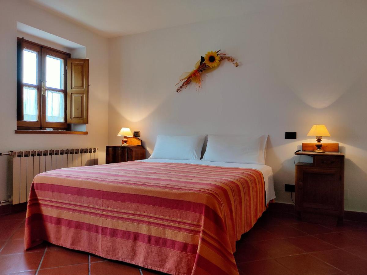 Il Girasole Bed & Breakfast Fosdinovo Dış mekan fotoğraf