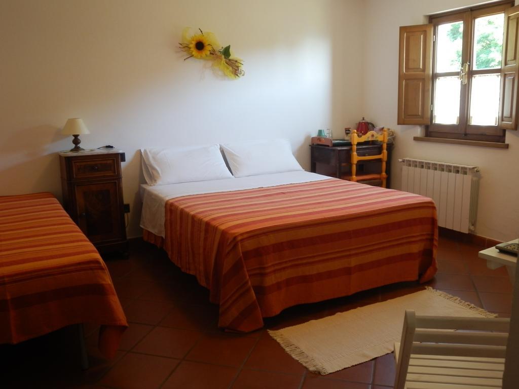 Il Girasole Bed & Breakfast Fosdinovo Oda fotoğraf