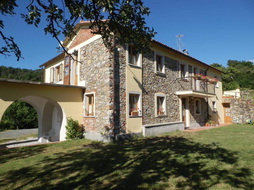 Il Girasole Bed & Breakfast Fosdinovo Dış mekan fotoğraf